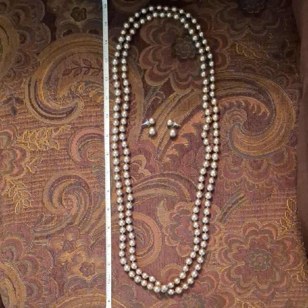 Elegant Pearl Necklace And Earring Set